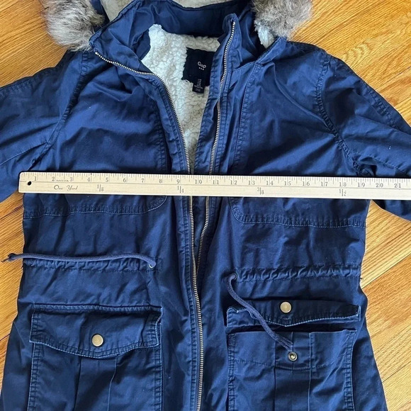 GAP sherpa lined winter jacket - Picture 7 of 11